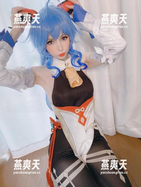 Peach milky的泳装假日：cos出门旅行的“水上漂”！下载后记得给你的小伙伴们加油！